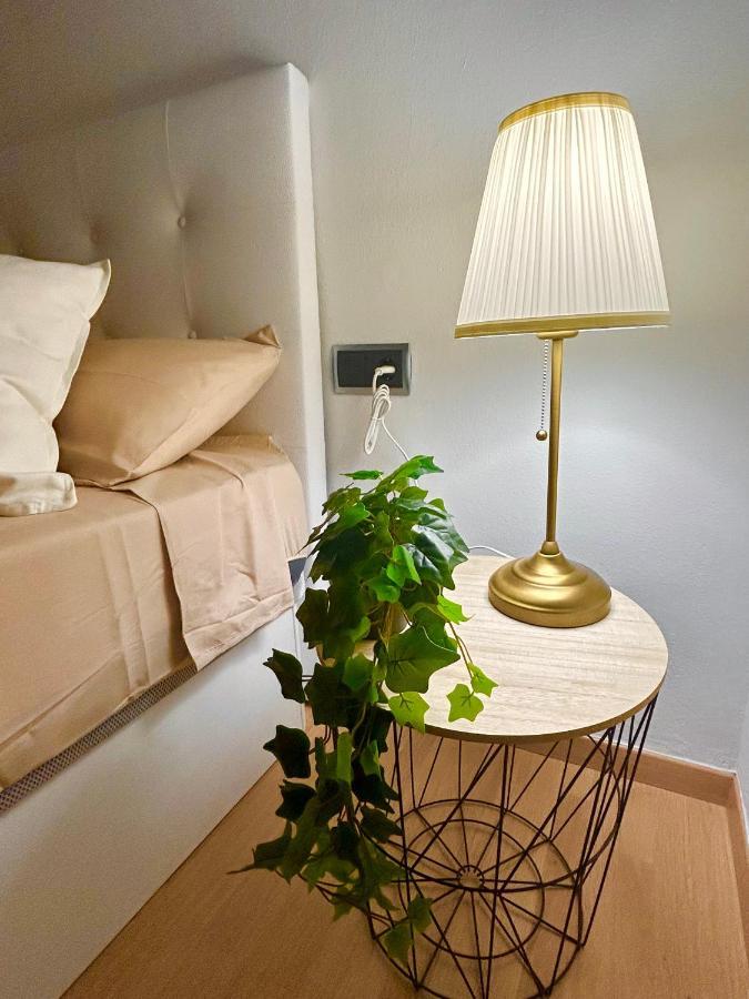 Room Con Bano Privado Sagrada Familia 巴塞罗那 外观 照片